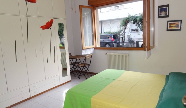 Nice three-room apartment of 53 sqm just 50 meters from the beach