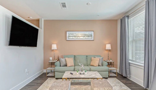 ⭐️NoDa King Bed | ⭐️2 Smart TVs | 5mins to Uptown⭐️