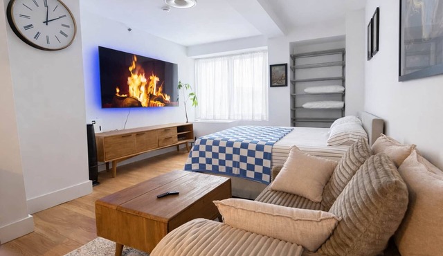NYC Studio with Private Bathroom & Kitchenette