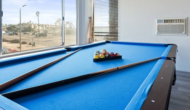 Ocean View Beach Stay w/Pool Table & Bikes