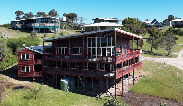 Ocean View Holiday Home Orchid Beach | Phippsy's On Fraser | Sleeps 20 people!