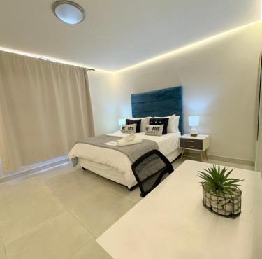 Ocean Whisper Room 6 minutes away from the beach