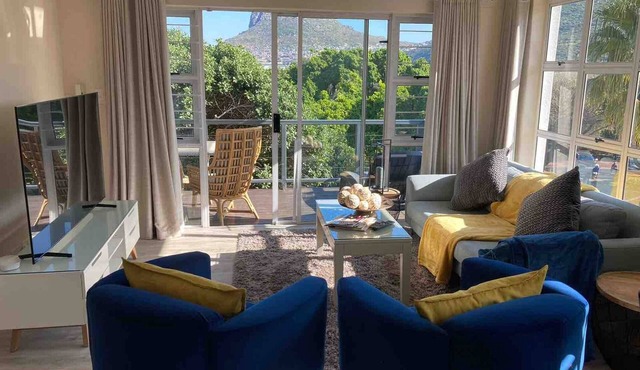 Oceanfront Apartment in Cape Town with Stunning Views