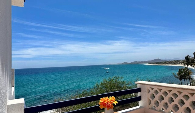 Oceanfront Condo Patio and shared Pool Casita Mar y Sol