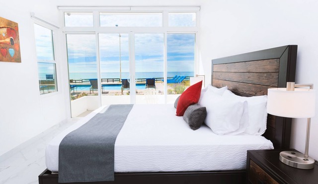 Oceanfront Villa Amor