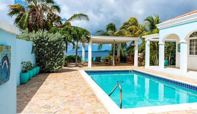 Oceanfront Villa, private pool, gazebo, great diving and snorkeling steps away