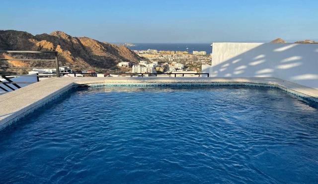 Oceanwiew Condo Rooftop pool