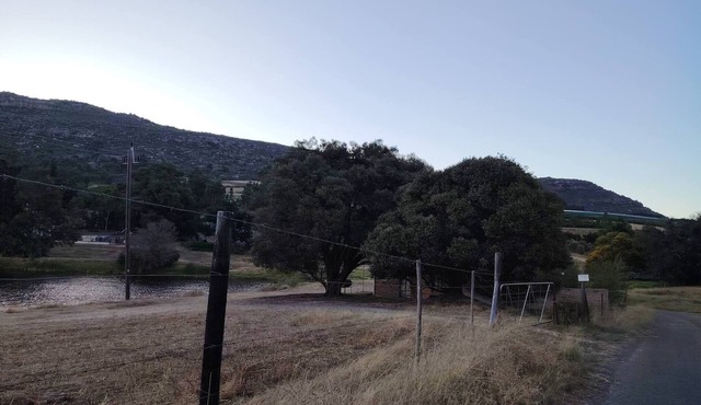 Off-Grid Cottage Mountain Views Horses & Sunset