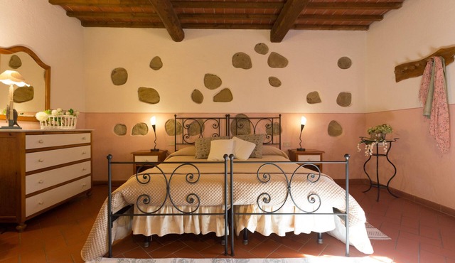 Offer! Holidays, apartment (Mimosa 2 + 2) Area Volterra, San Gimignano,Pisa