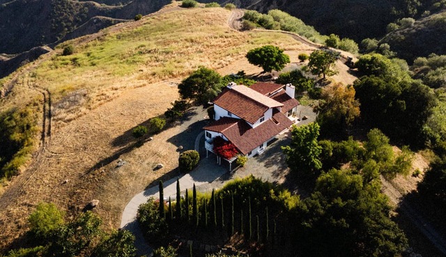Ojai Mountain Ridge Estate, Private Ojai Vineyard Villa