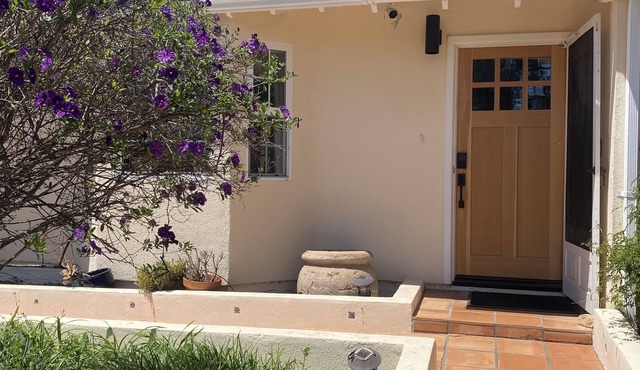 Ojai Vallerio Cottage: Peaceful Ojai Retreat with lovely grounds and garden