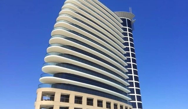 Oppulent Apartment on the Beach