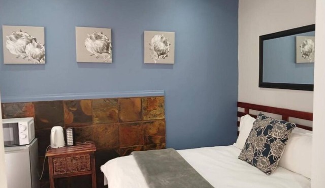 Orchard Guesthouse Double Room with Pool View 2