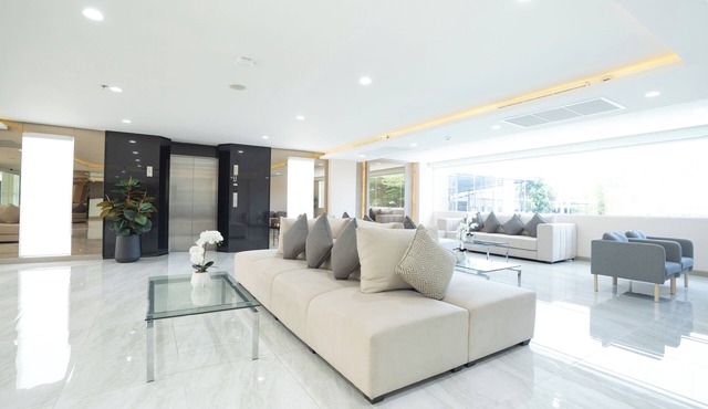 Oriole Residence