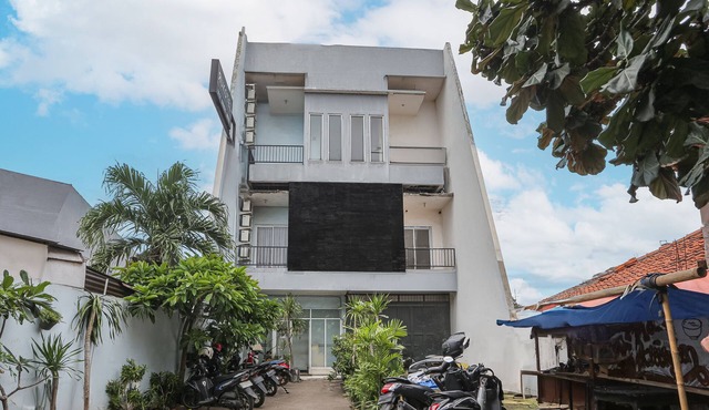 OYO 93584 RukotelNearICE BSD