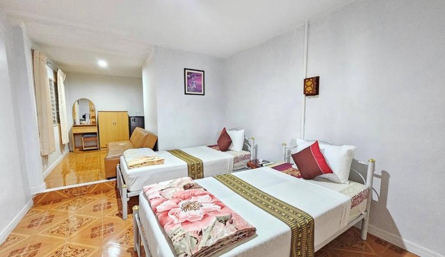 P.California Inter Hostel
