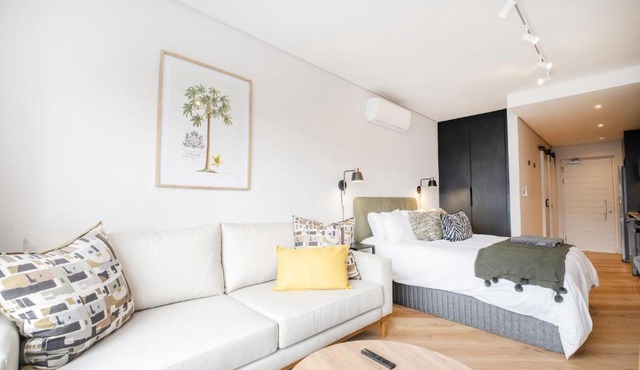 Paarl Studio 138 - Ultra Modern Apartment with AC and onsite Parking