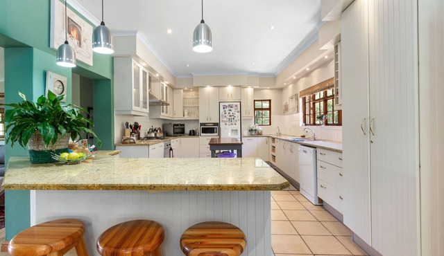 Panaderos - Five Bedroom House, Sleeps 10