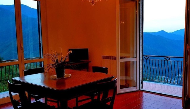 Panoramic house between the Cinque Terre and Portofino