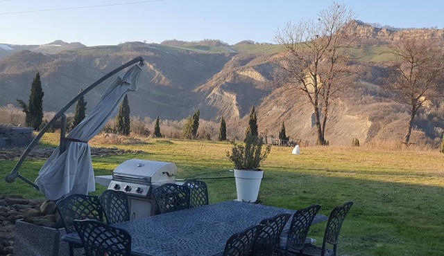 Panoramic Vistas, Contemporary living & Winelands - 15 minutes from Imola