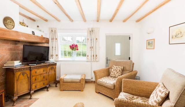 Pass the Keys | Traditional Comfy 2 Bed in Alderminster