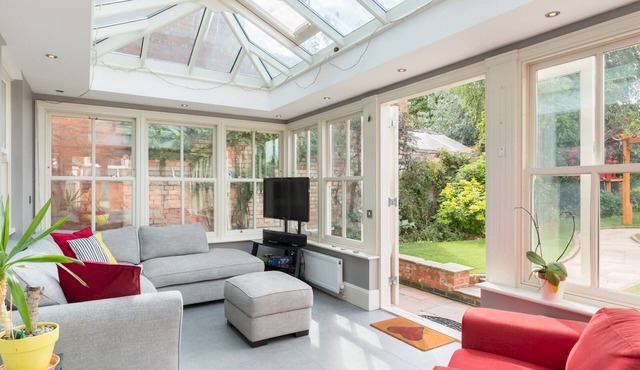 Pass the Keys | 4Bed Home in Kenilworth with Parking