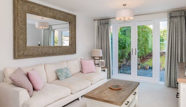 Pass the Keys | Former Show Home | 6 min walk to Deddington