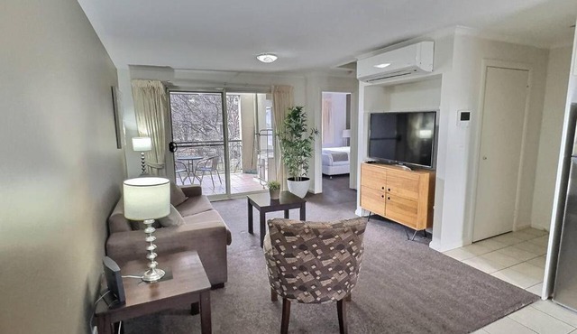 Peaceful 1 Bedroom City