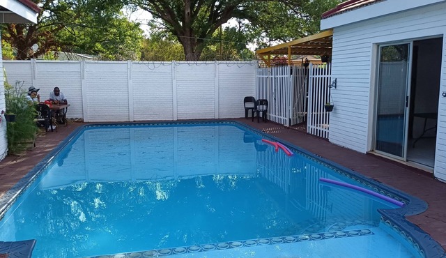 Peaceful Cottage very close to The Vaal River with lots of plants!