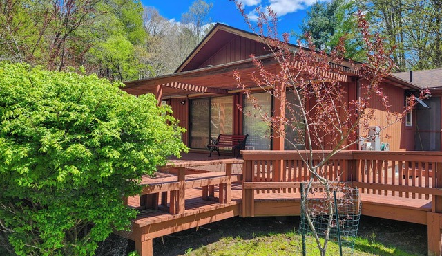 Peaceful retreat above the Delaware River
