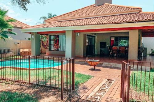 Pecanwood Golf Estate 3BR Home - Hartbeespoort