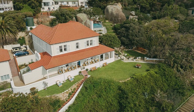 Penguin House A heritage home by the sea, with penguins for neighbours