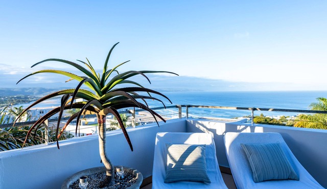 PENTHOUSE 230 M2 ON THE SEA FANTASTIC VIEW
