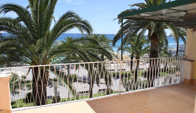 Penthouse on two levels at 20 meters from the sea in the center of Loano