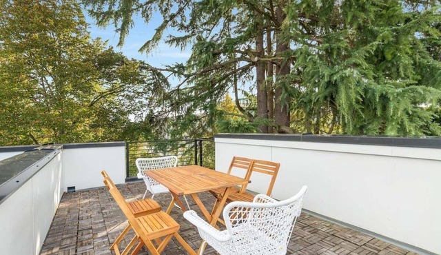 Perch - Roosevelt Retreat: Chic 2-Bed Townhome with Parking and Patio