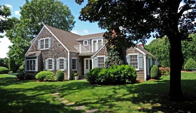 Perfect Location - Walk or Bike to Beach Lane Beach to the Wainscott Beach