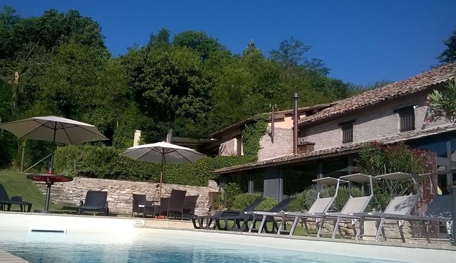 PesaroUrbino farmhouse villa with saltwater pool sea view. T. Vendrosella