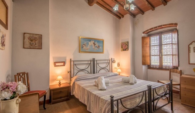 Pet-Friendly Apartment Bilocale Prunalbo with Shared Pool & Wi-Fi