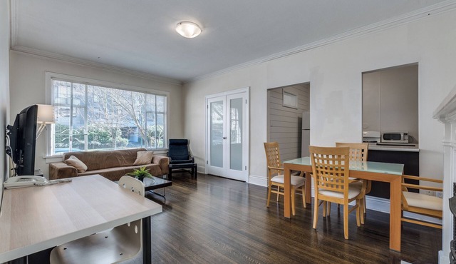 Pet Friendly Furnished 2 Bedroom @ 935 Jervis