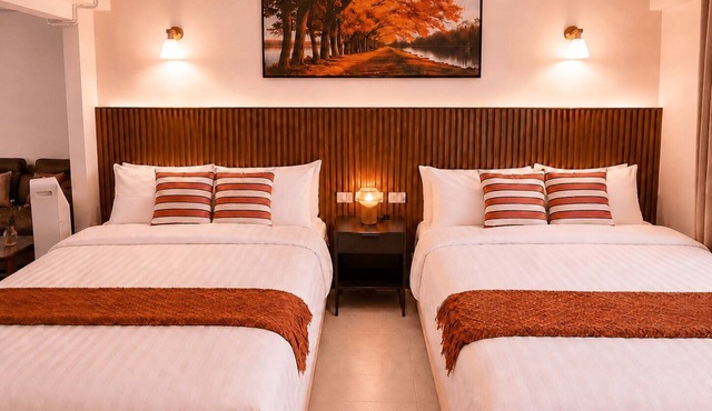 PhayaThai Autumn Hideaway 2 Queen Beds Vintage Kitchen