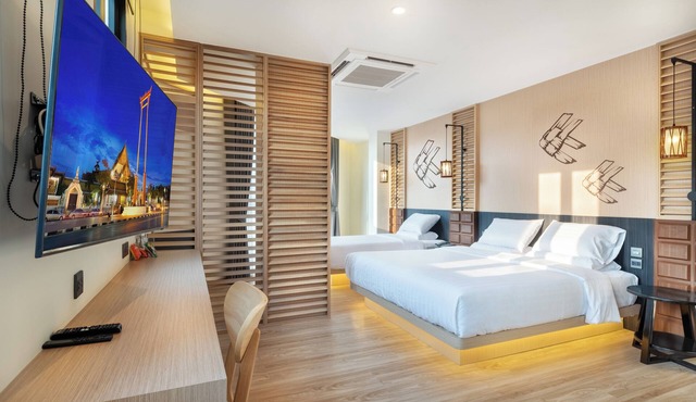 Phra Nakhon Poshtel