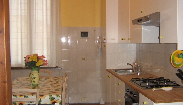 Piacenza: Three rooms in close proximity to the historical