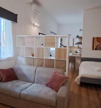Piazza La Veneta New very close to the Center University and HSOrsola