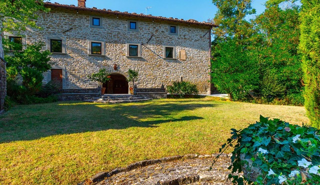 Pieve del Borgo 6+2, Emma Villas