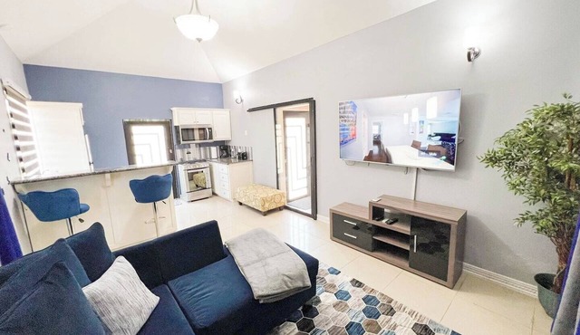 PineRidge Hideaway: 1 Bedroom Apartment #2