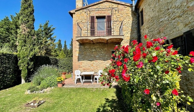 Podere Morena private garden with sea view apartment Luca