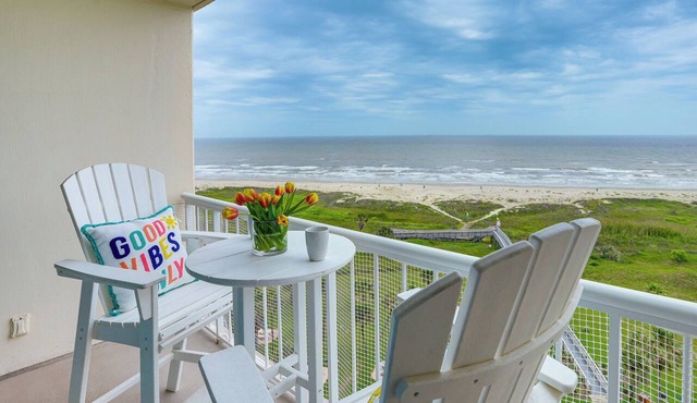 Pool & Beach Access: Oceanfront Galveston Condo