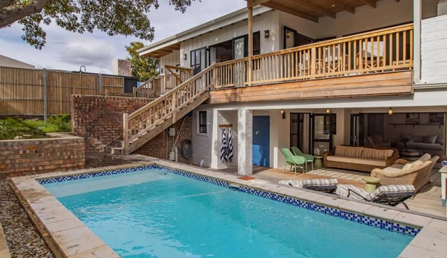 Poplar House | Comfort and style | Pool