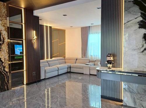 Premium Furnished Home and Free Driver 50 km Per day