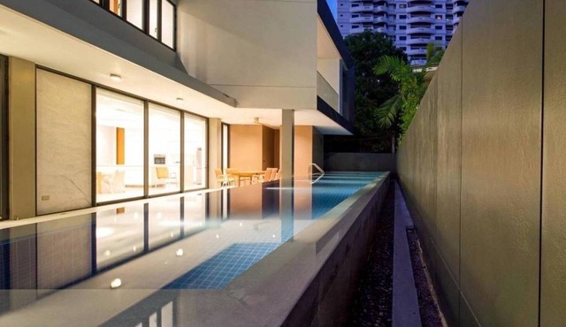 Premium 6BR Ekkamai Villa wITH Pool & Home Theatre